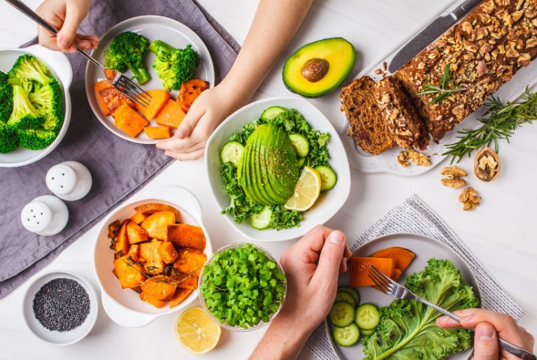 13 Tips for Understanding and Maintaining A Healthy Diet on A Busy Schedule