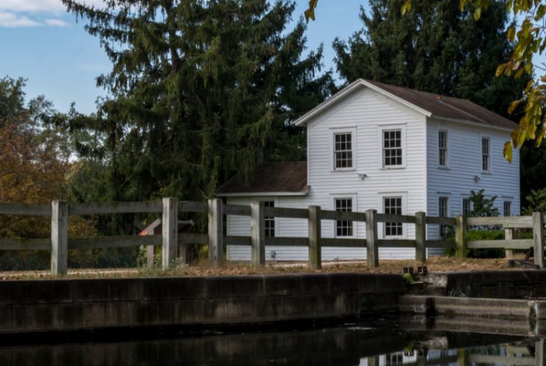 Top 4 Considerations When It Comes To Buying A House