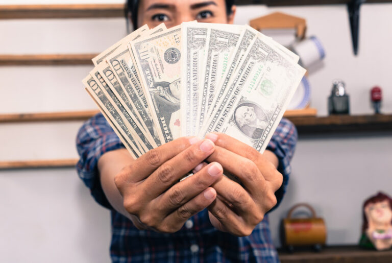 Practical Ways to Save Money on Your Monthly Budget