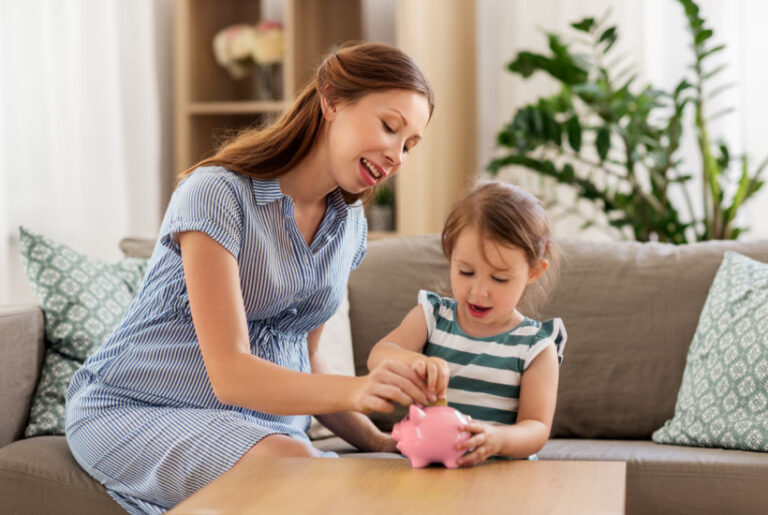 Easy Ways To Look After Your Family Money