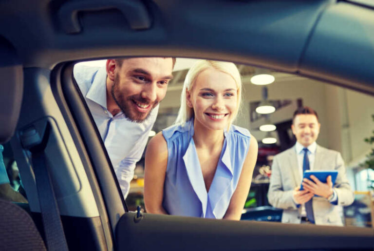 How to Get the Best Deal When Shopping For a Car